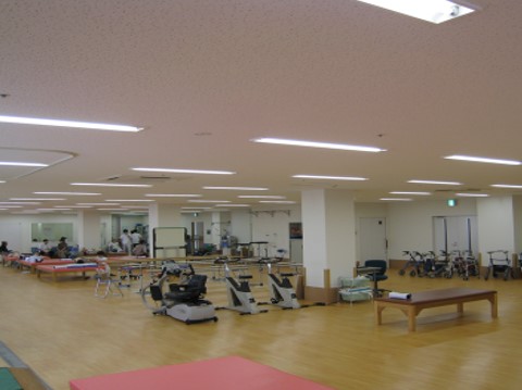 ゆとりのあるリハビリテーション室